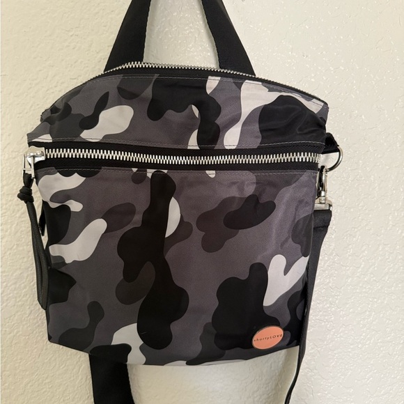 shortyLOVE Amuse Medium Crossbody Bag - Picture 2 of 5